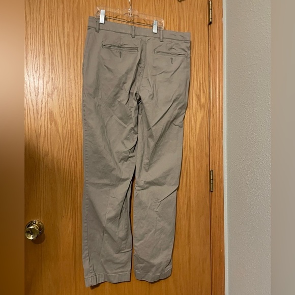 L.L Bean standard fit Pant 32x32 - Picture 2 of 3